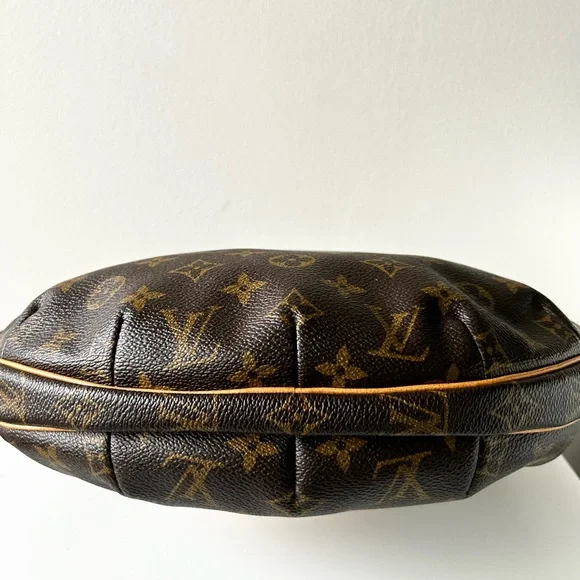 Louis Vuitton Croissant MM - Picture 5 of 17